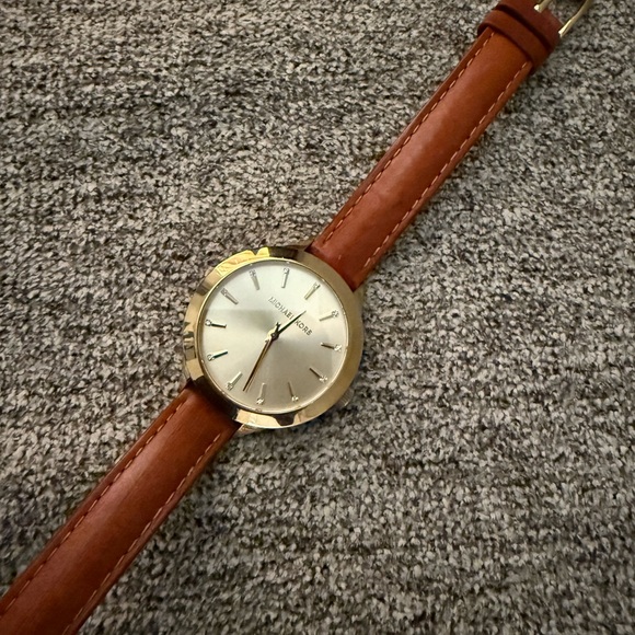 Michael Kors Gold and Brown Women\'s Watch main image 4